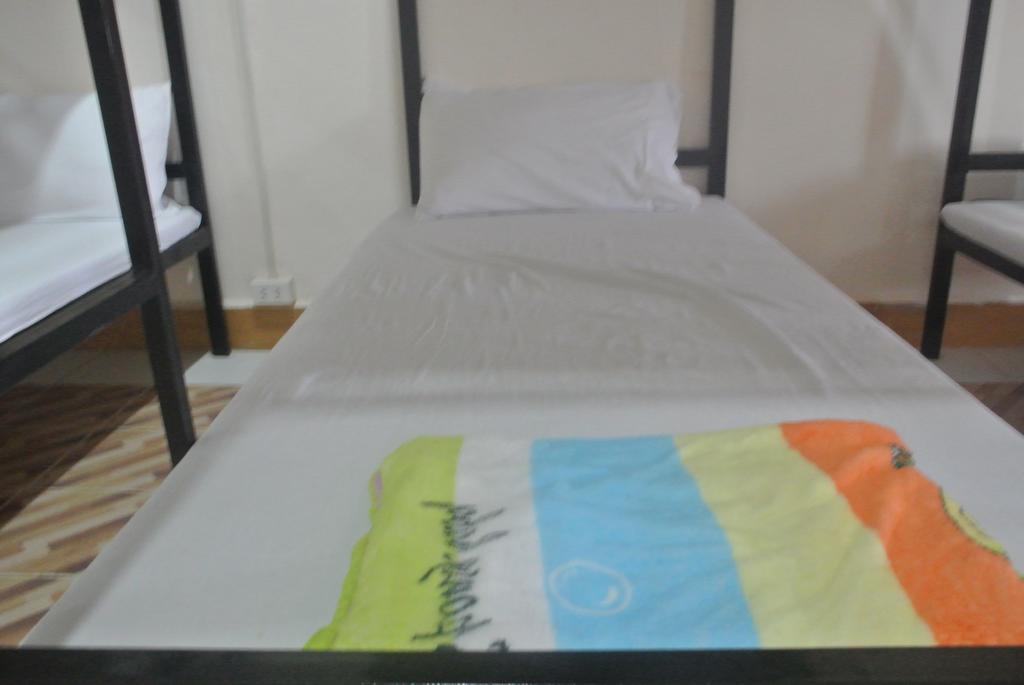 Orange Backpacker Hostel Vientiane Room photo
