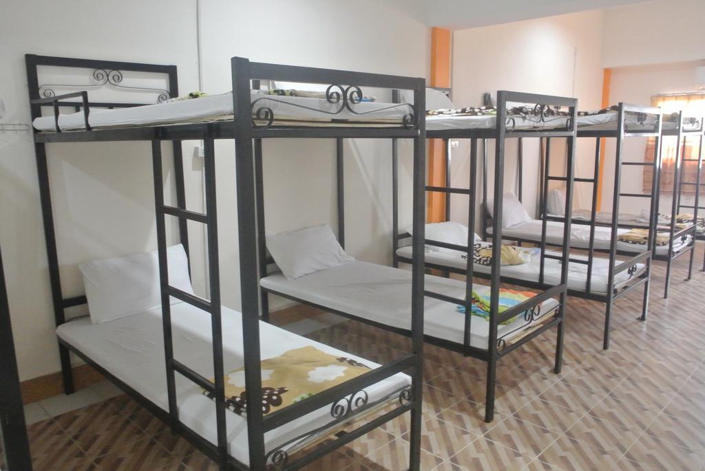 Orange Backpacker Hostel Vientiane Room photo