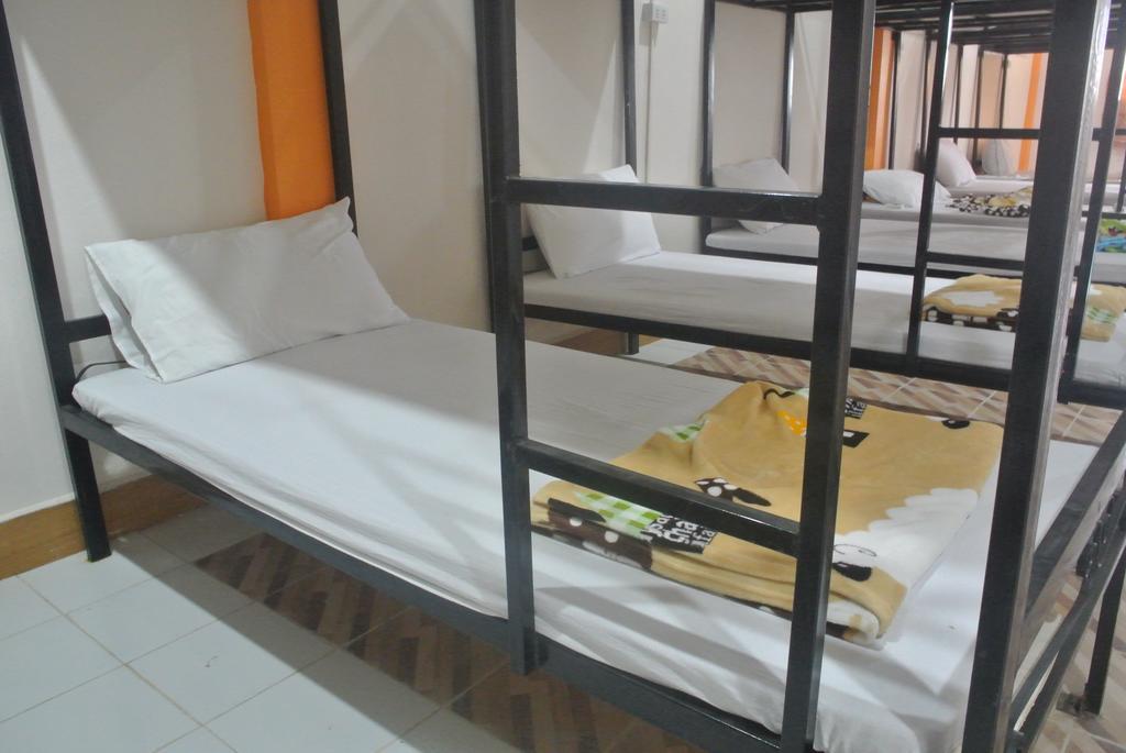 Orange Backpacker Hostel Vientiane Room photo