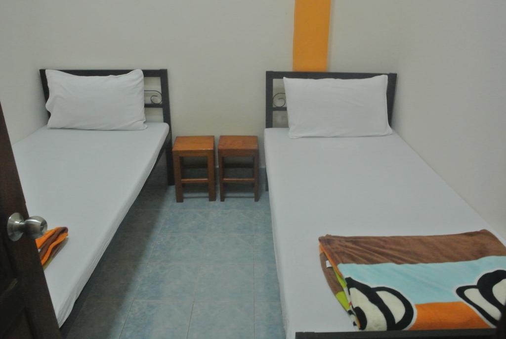 Orange Backpacker Hostel Vientiane Room photo