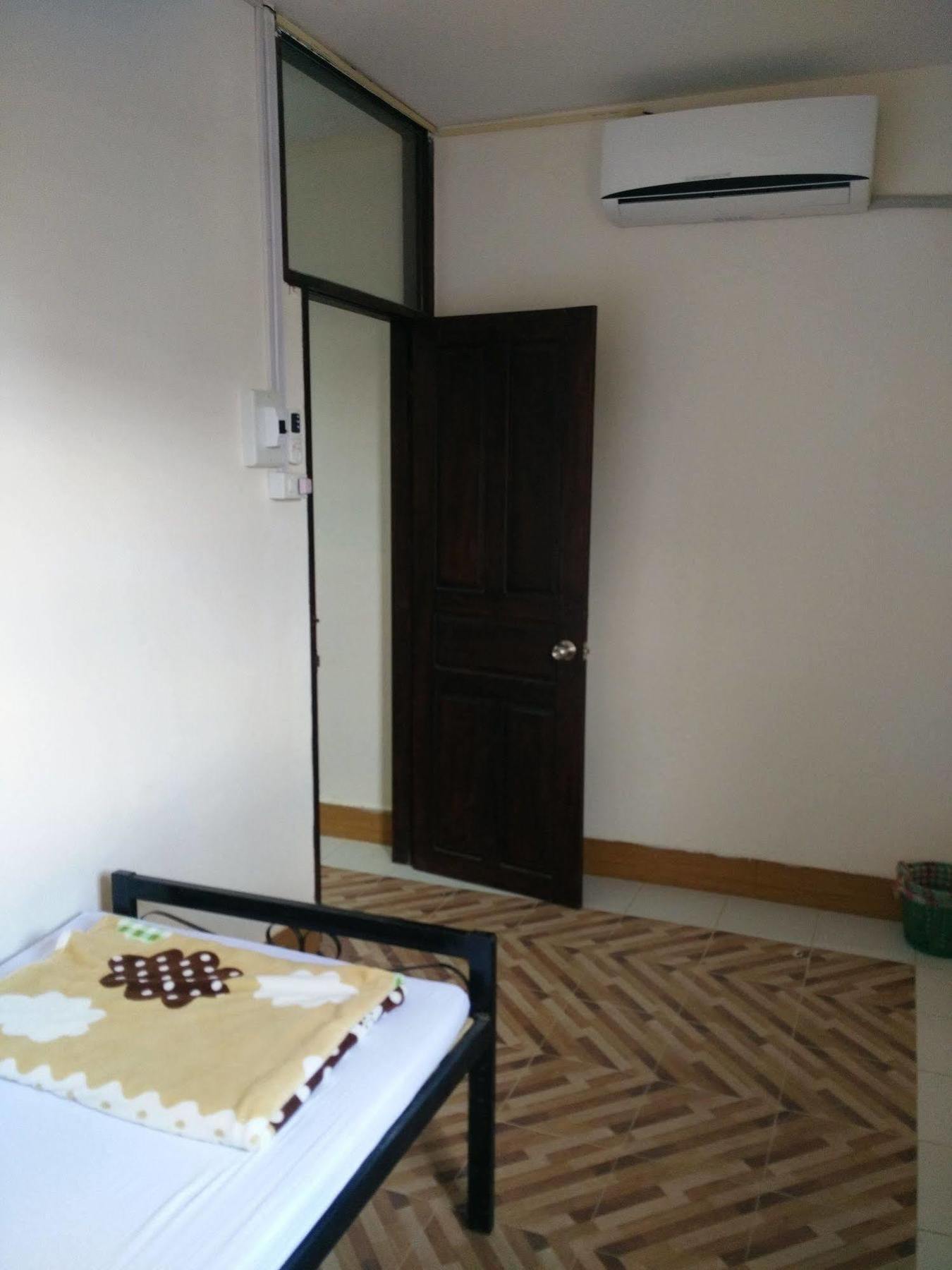 Orange Backpacker Hostel Vientiane Exterior photo