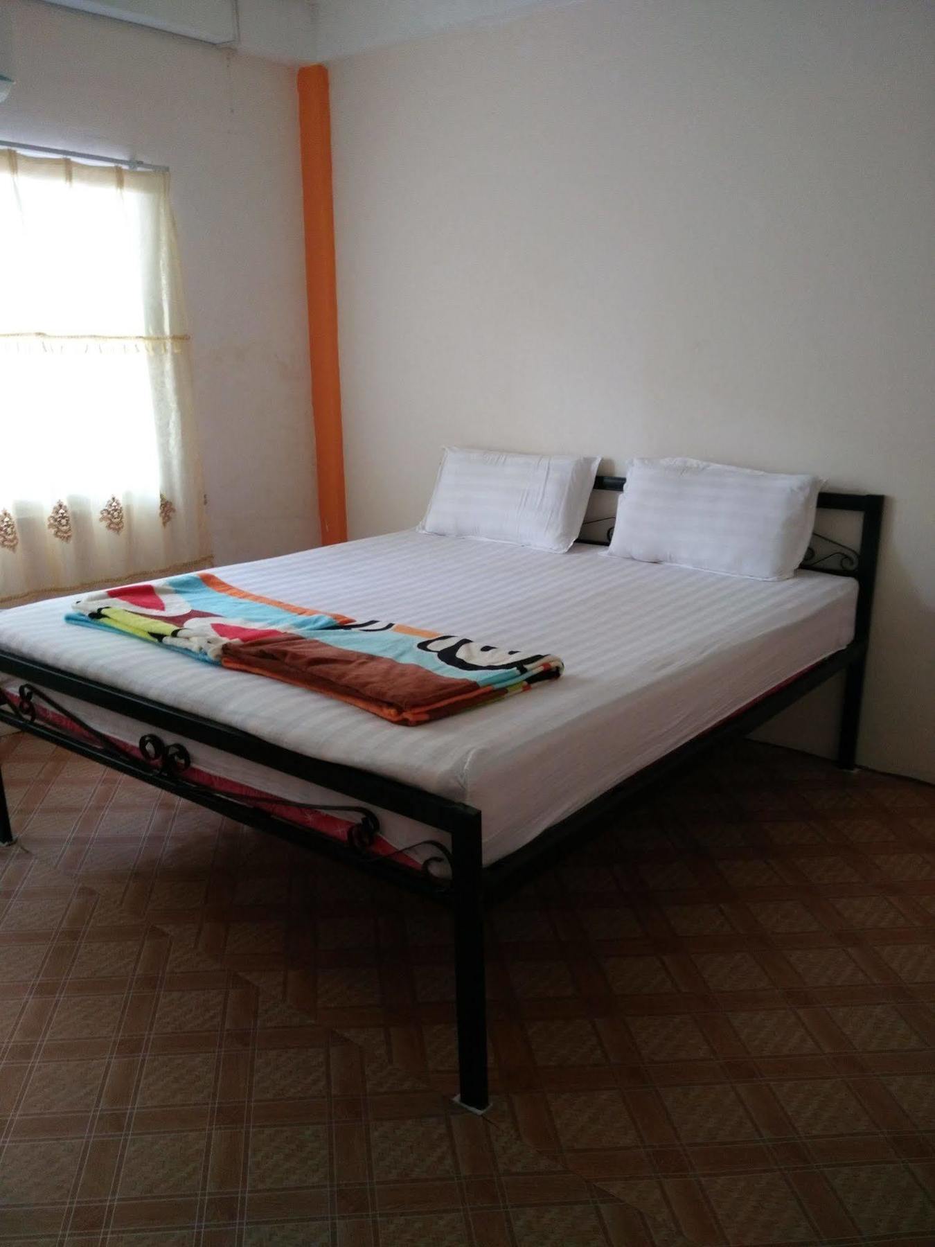 Orange Backpacker Hostel Vientiane Exterior photo