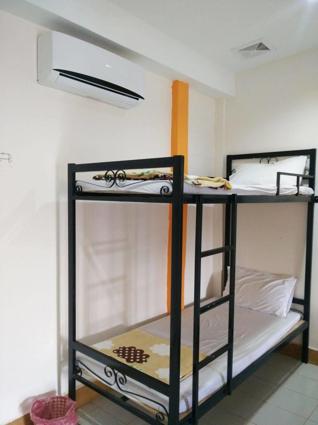Orange Backpacker Hostel Vientiane Exterior photo
